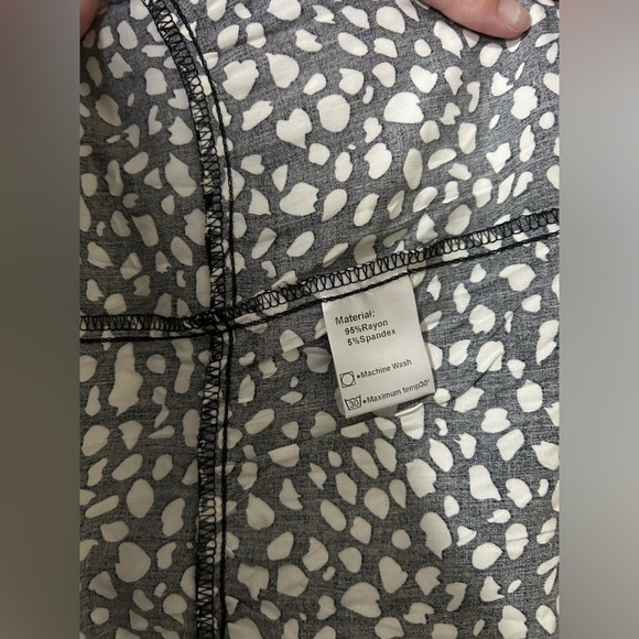 XL - Grecerelle Tiered Dress - Picture 5 of 7